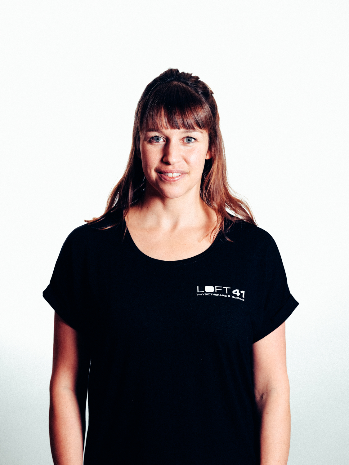 Portrait Foto von Bettina Sandner, Gründerin und Physiotherapeutin im Loft41